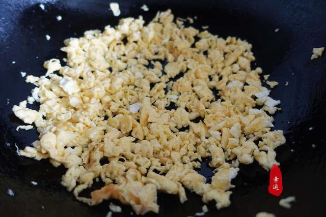 又白又松软的包子,馅料鲜嫩适口,配上小米南瓜粥,吃得美美哒