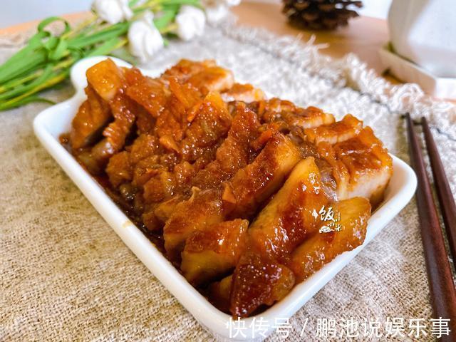 烧烤肉|把整块五花肉放电饭锅里,焖30分钟出锅,把家人都“馋坏了”