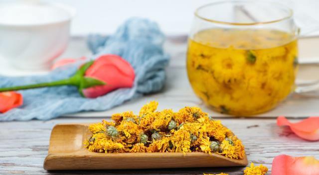 云台冰菊|高血压患者不能吃大蒜？医生提醒：除大蒜外，还要少碰这2种食物