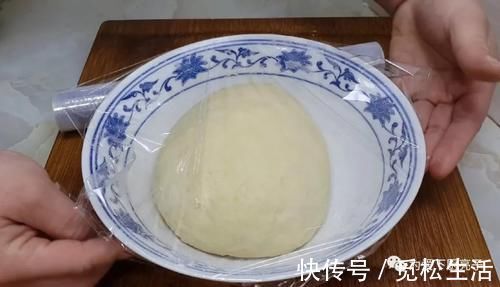 面粉别烤面包了,锅里烙一烙,个个松软香甜,保证全家都爱吃