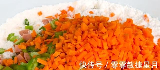 我家面粉不蒸馒头,这样做比包子简单,味道比它香,好吃!