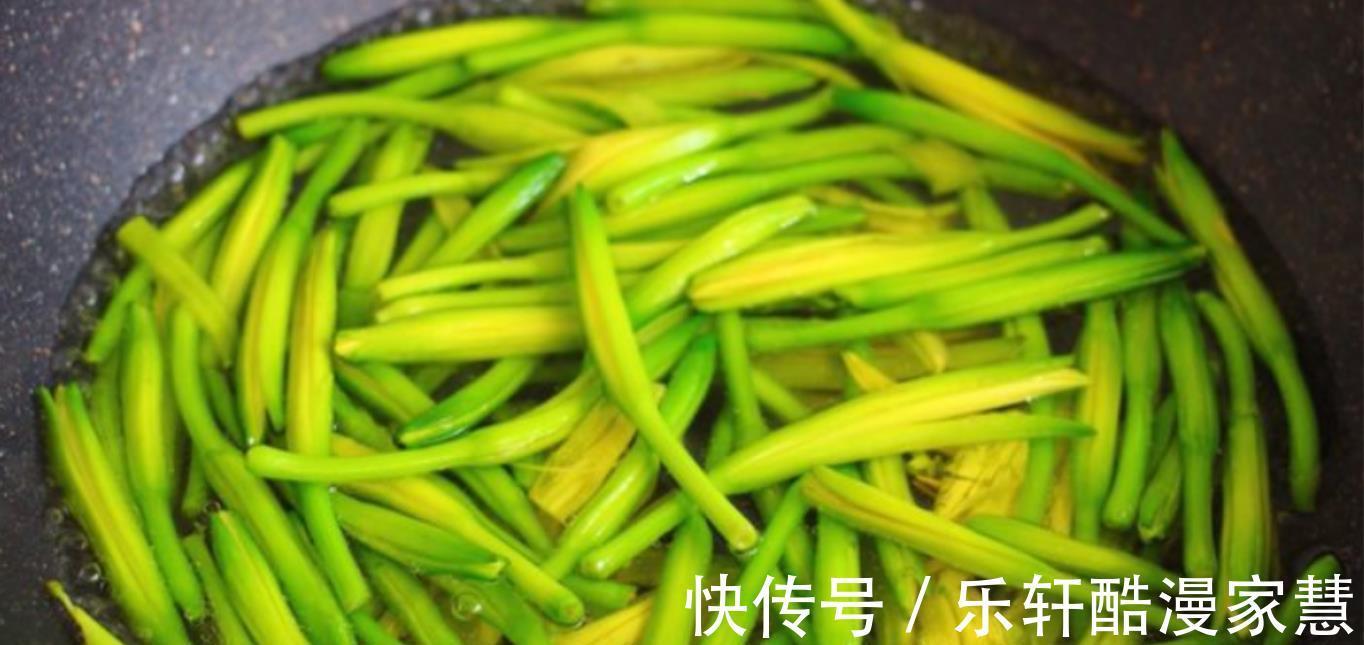 木耳|入秋后，不管有多忙，别忘吃这菜，简单拌一拌，健康美味又营养