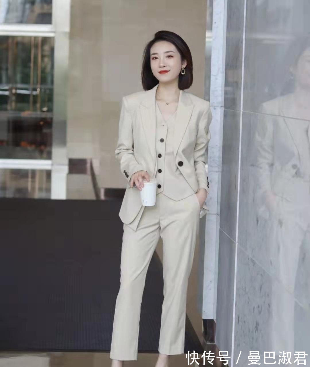 马甲 秋天上班穿什么衣服好看