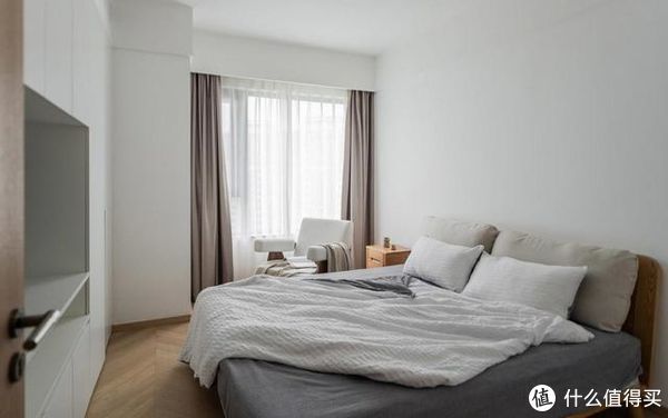 衣柜|成都夫妇155㎡的家，仅凭一个客厅就圈粉无数，不要电视墙太香了