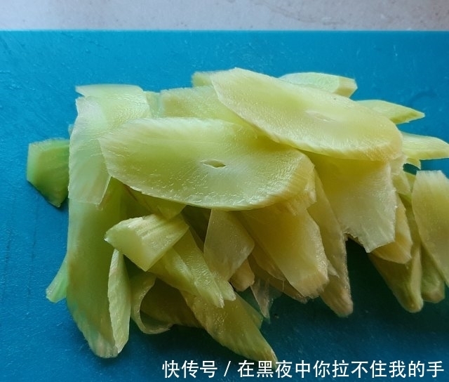 五花肉炒莴苣片,简单快手,清香下饭