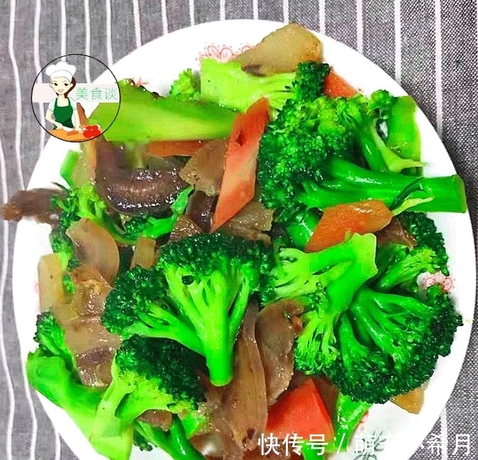 西兰花和此是绝配，简单炒就很香，隔三差五给孩子做，一盘不够吃