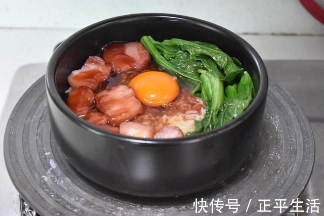 叉烧酱|一个人的午餐不凑合，一碗有肉有菜还有蛋，简单快捷营养又味美