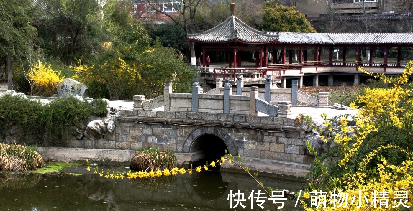 快哉亭$苏轼令豪杰心折的一首水调歌头,末两句“无人敢道”,是千古名句