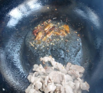 白菜炖豆腐最好吃做法,只因加了一样食材,鲜香味美,泡饭吃也香