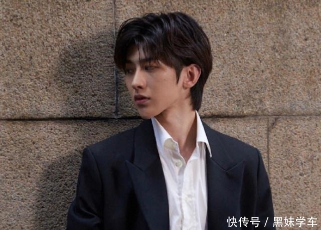 《向往的生活5》启动了小岛海报被传开,网友却在热议飞行嘉宾