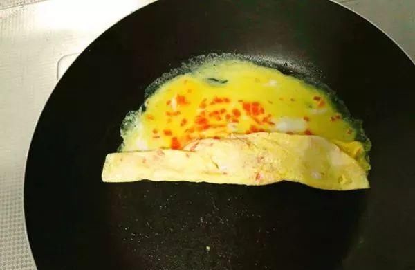 胡萝卜|胡萝卜切丁裹点蛋液,这样做出的蛋卷孩子最爱吃