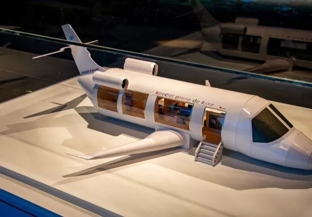 亡人|国人烧给亡人的纸扎,登上巴黎设计周,老外:中国人太浪漫了!