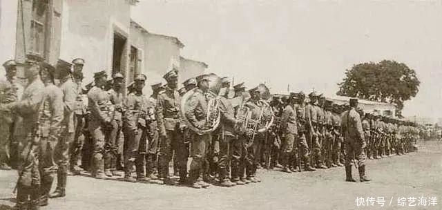 老照片|电视剧误导了你太久一组清末老照片,让你见识到什么是中国军人