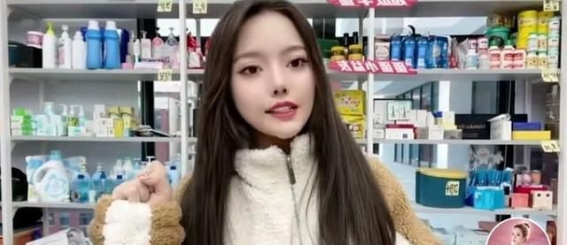 辛巴掉粉严重,猫妹妹蛋蛋二人再遭封号,辛巴团队还有机会吗