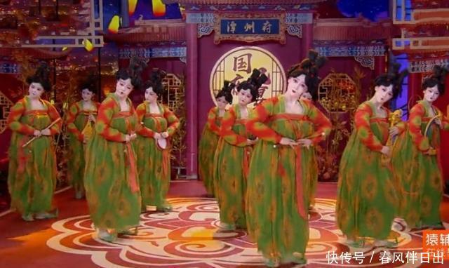 唐宫夜宴最幸运小姐姐,介绍时唯独她博得王一博欢心,这模样绝了