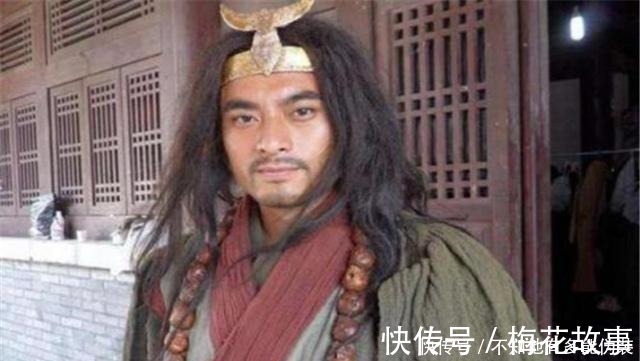 鲁智深@林冲跟鲁智深还有武松,这三个人谁能十个回合打败李逵!