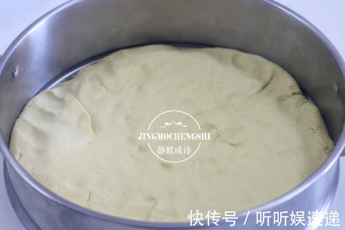 家乡美食黄米面油炸糕，每年过年前都炸一大盆，外酥里嫩吃不够