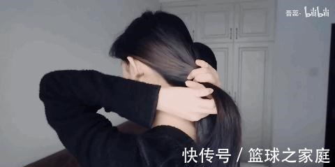 头发 别再披头散发了!这3个发型小技巧显嫩又高级!