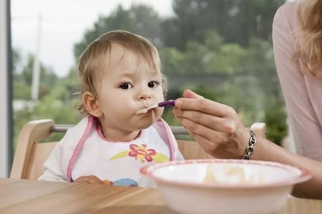 孩子|给孩子做辅食，三类调料别乱放，会“偷走”娃的身高，妈妈要记住