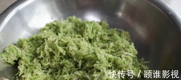 多汁|立秋后,这菜抓紧吃,被称“美人水”,与鸡蛋巧搭配,包饺子特香