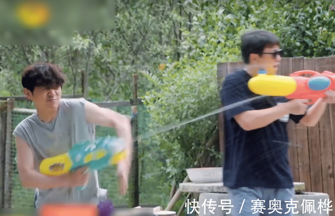 何炅|向往5下期玩泼水,张艺兴成“围攻对象”,黄渤的做法展现真感情
