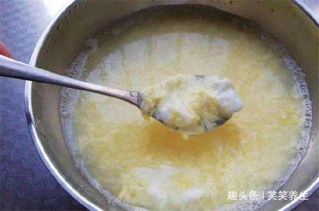 经常吃“开水冲鸡蛋”的话,身体会有哪些变化今天我来告诉你