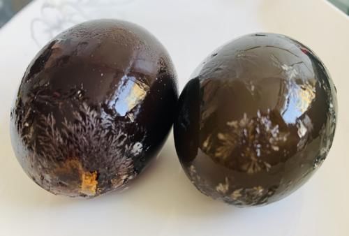  买松花蛋，要挑“黑点多”还是“黑点少”，差距挺大，以后别买错
