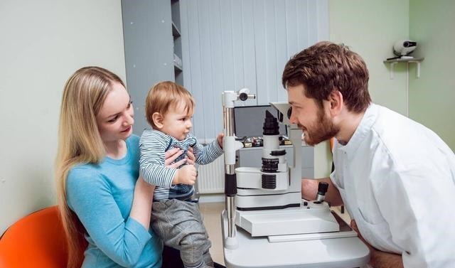 家长|一岁前是孩子飞速成长期,四件事是拔苗助长,家长别急着让娃做