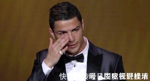 莱万|CR7双响球王狂喊球王,8年前“约定”被撕毁,足坛欠C罗1金球奖!