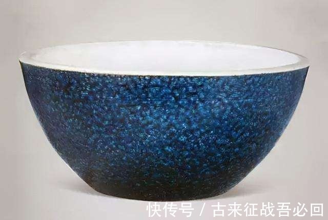 石板$浙江池塘边一块“搓衣板”,村民使用四五十年,被专家鉴定为圣旨