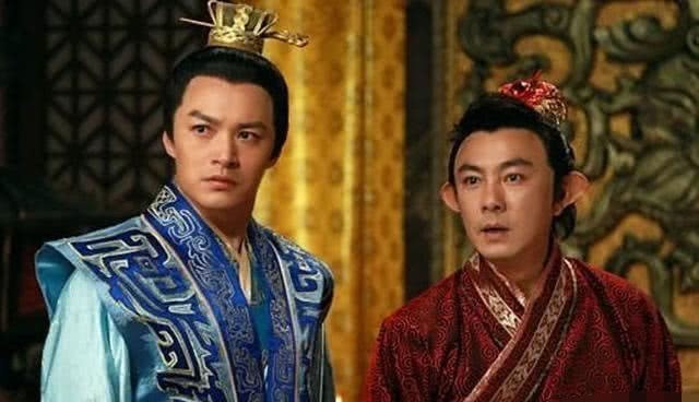 清朝|上早朝:唐朝大臣可以坐着,宋朝要求站着,为何到了清朝要下跪?