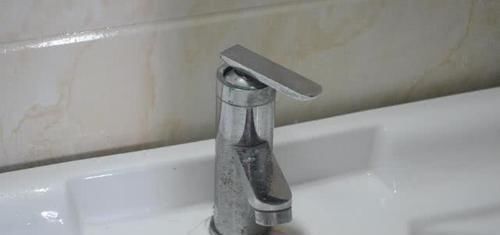 混合|风油精和牙膏混合在一起，用途真厉害，知道的人不多，涨知识了