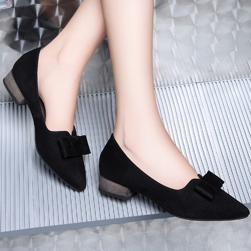 养脚 高跟鞋不流行了,现流行显年轻又养脚的‘奶奶鞋’,简直美到开挂