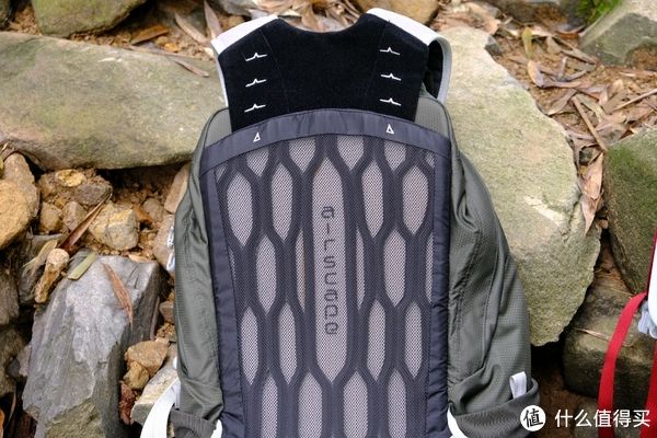 我的独家背包 篇五：新魔爪全新升级的空景背负真香OSPREY Talon 22新老对比简评