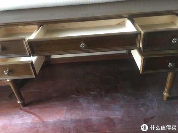 改造|房子那些事 篇十七：网购清单 网购书桌收货了，进行微改造