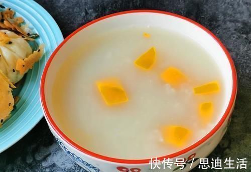 老两口的幸福早餐,样数不多,吃得舒服,网友提问:这要起多早