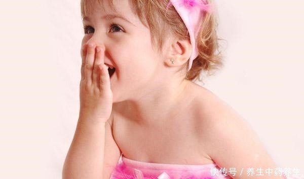 妈妈|女孩第一次来月经,若早于这个年龄,有可能会长不高,妈妈要知道!