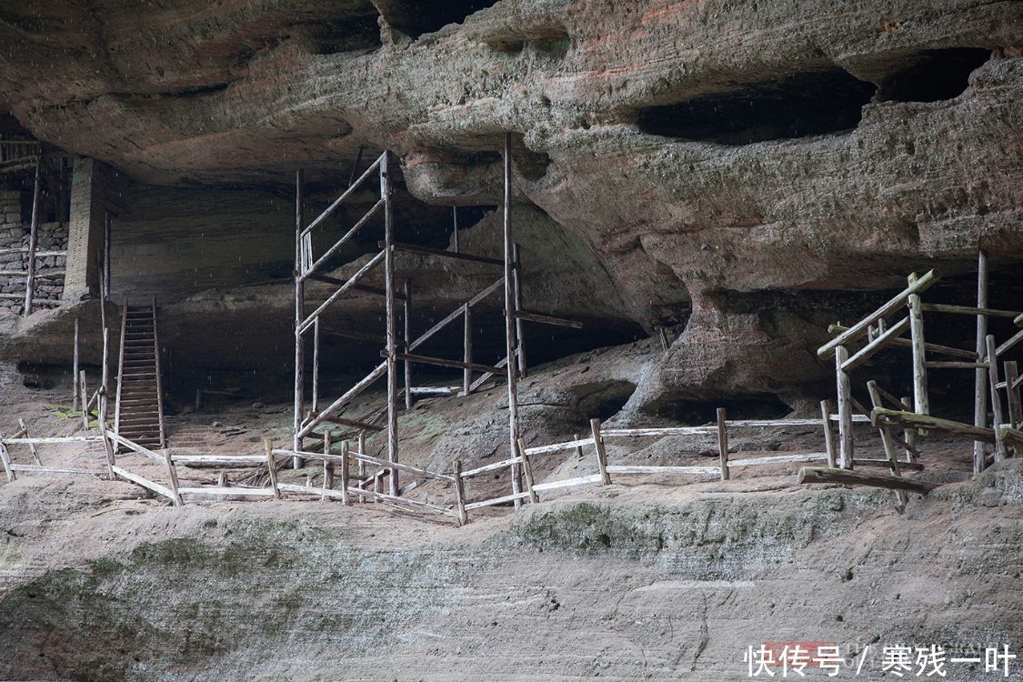 崖洞|武夷山神奇天车架，为躲避战乱，古人在绝壁石洞建起300人的村子