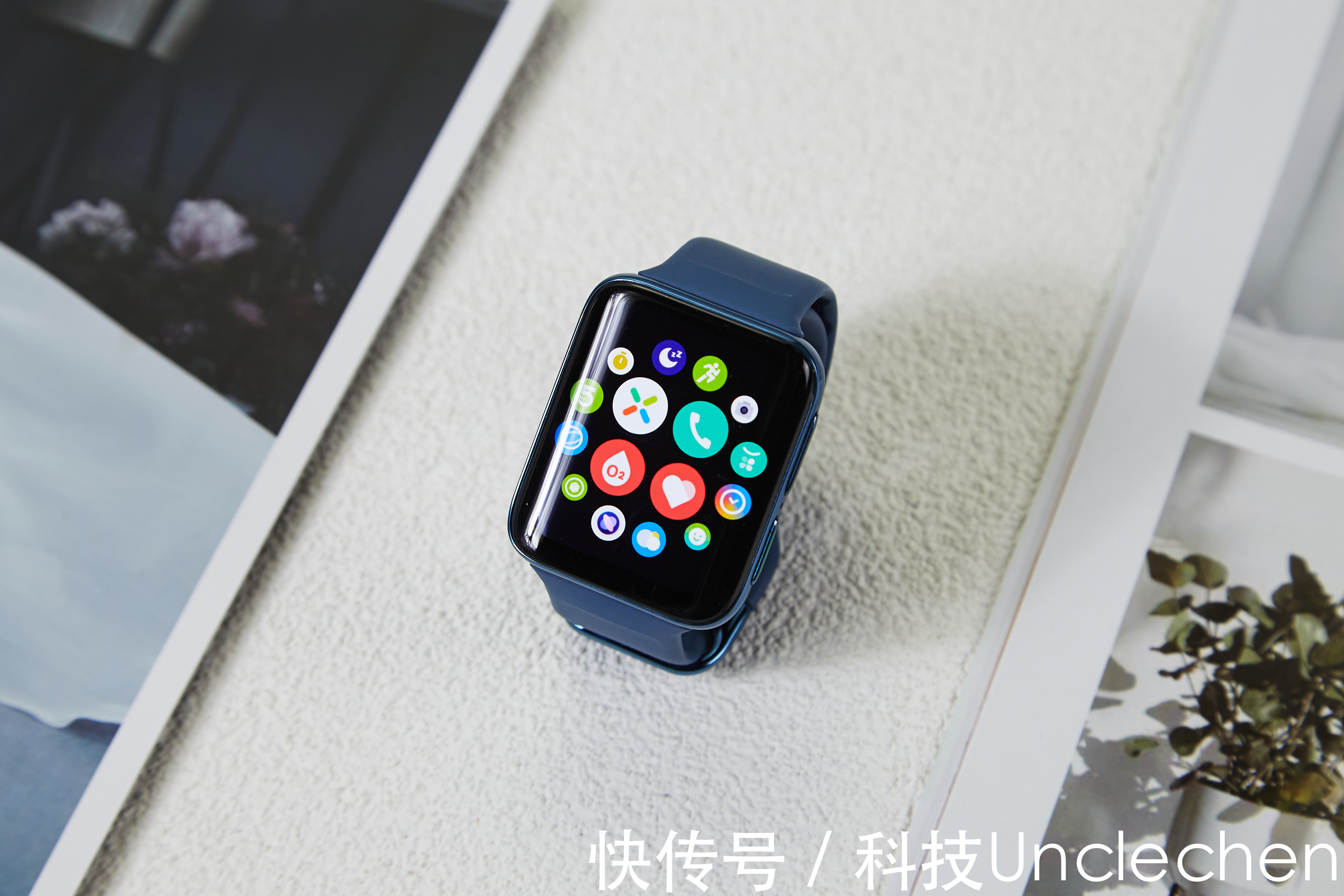 W提前收到的圣诞礼物：OPPO Watch 2！因为这个原因女友才送我？