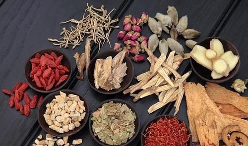 黄芪养生|黄芪泡水喝有益于脾、肺、气血，记住三句话就是用黄芪养生的高手