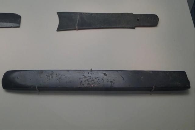 线索|古玉表面的土蚀斑,是鉴定真伪的重要线索,仔细甄别,提升眼力