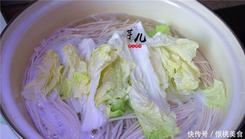 最好吃经典的牛肉面做法,汤汁鲜美浓稠,牛肉软烂入味,太过瘾