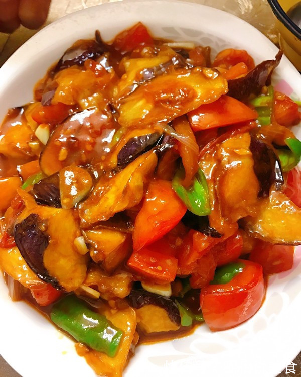 红烧茄子家常做法来喽,这样做茄子,比吃肉都香!
