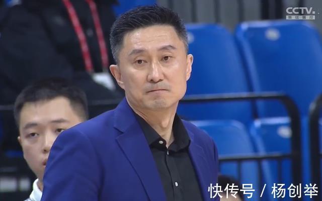 胡明轩|辽宁3节领先17分！弗格18+3高效爆发，郭艾伦情绪失控，杜锋无奈