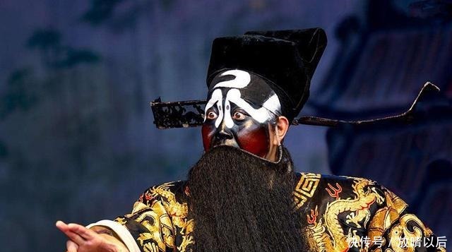 月牙|包拯的月牙是怎么来的,磕破的,受伤的,自己画的,传说有很多!