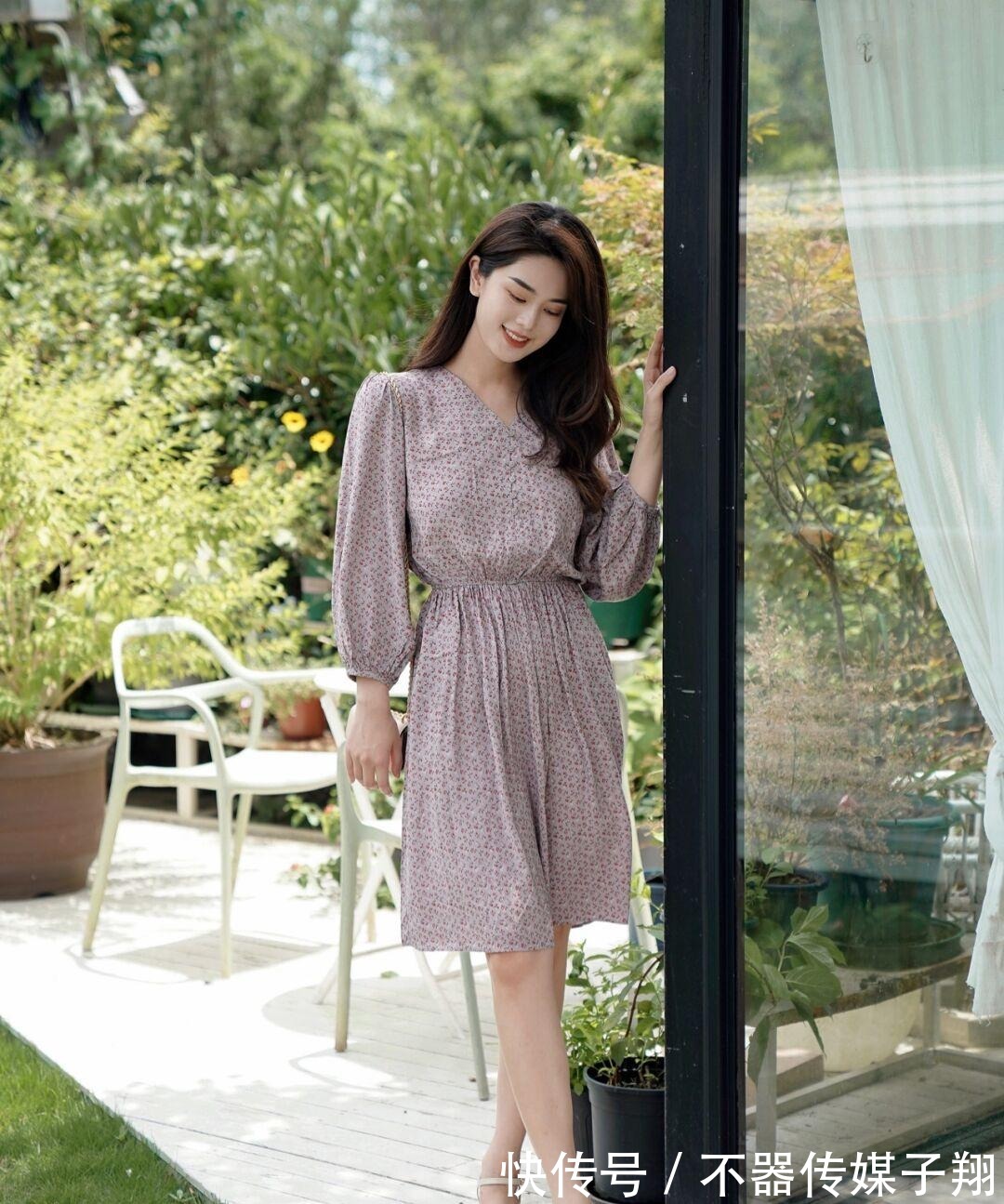 小量感|碎花那么美，为什么你穿就是显老气？看看这些穿搭技巧你就明白了