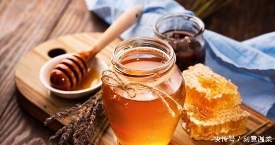 红霉素软膏加它涂抹脸部,不出15天淡斑又美白,赶紧去备上一支