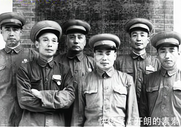 志愿軍|《長津湖》預告片透露的細節進攻吹哨,入朝時未去除胸章