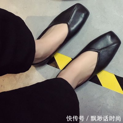高跟鞋不吃香了,这款“奶奶鞋”又火了,上脚百搭又时髦!