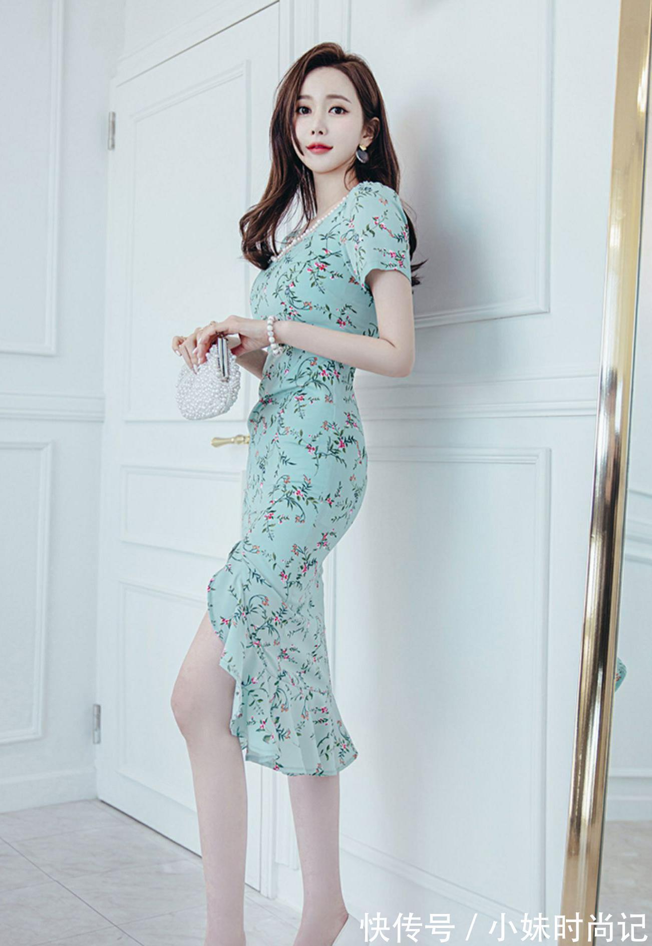 鱼尾|天蓝色的小碎花,搭配上荷叶边的鱼尾,穿出高级感